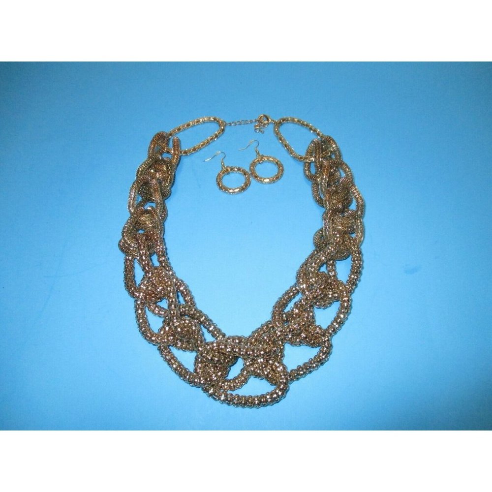*Gold Tone Chunky Chain Link Necklace & Earrings